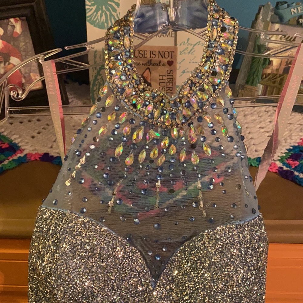 Formal Dress - Picture 2 of 9
